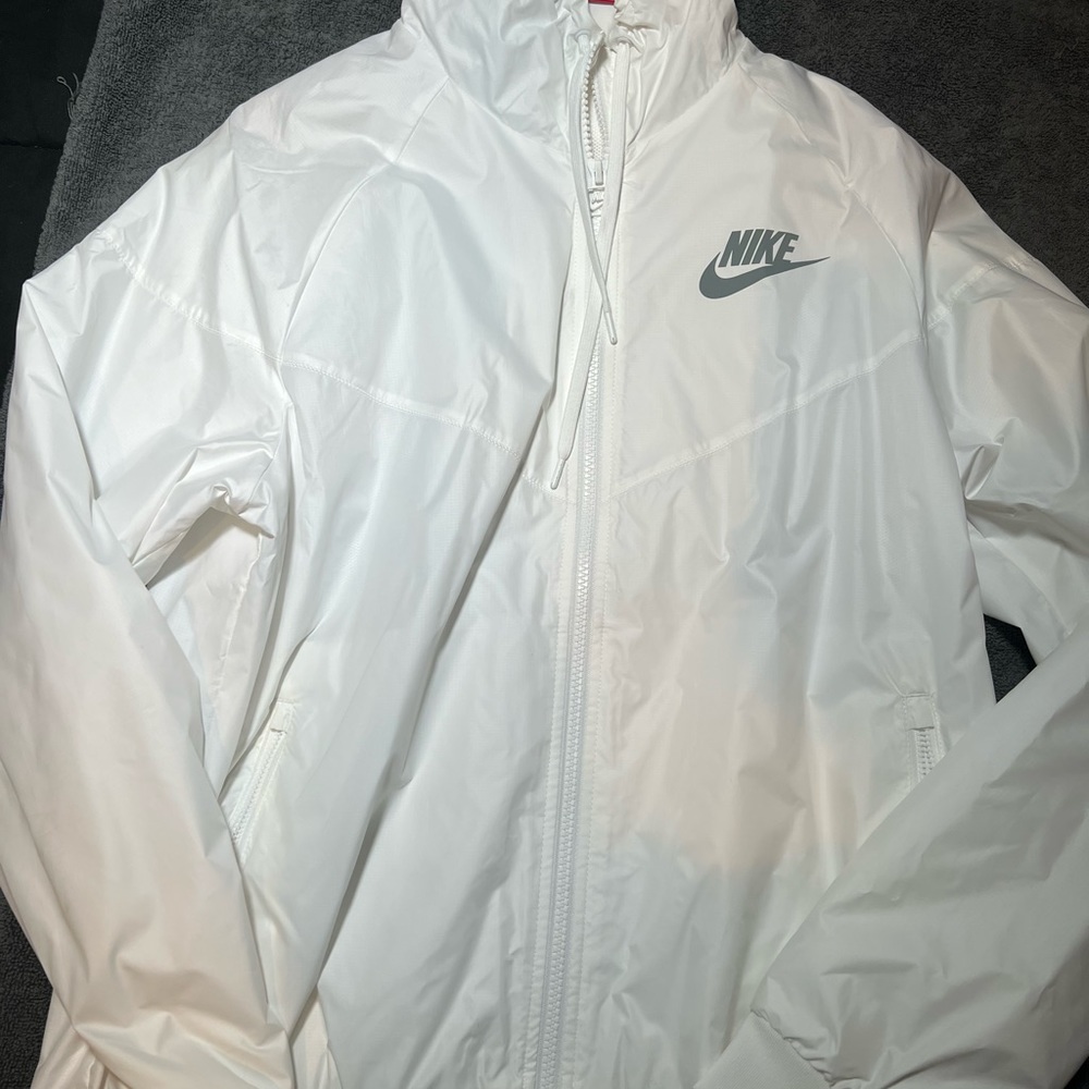 Womens nike windbreaker